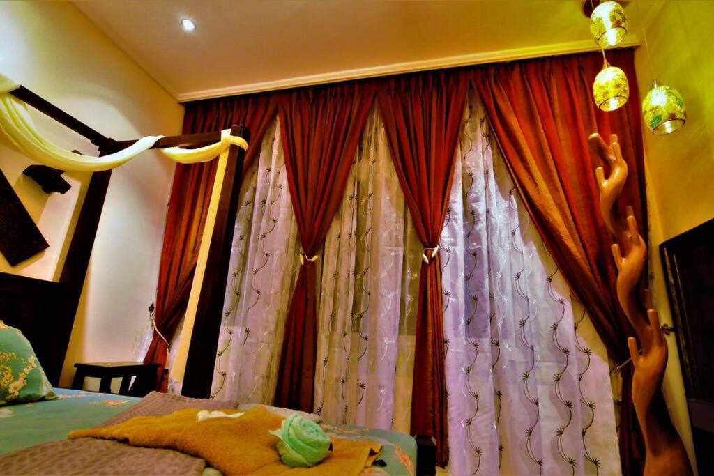 Boutique Studio- Riverine Diamond กูชิง ภายนอก รูปภาพ